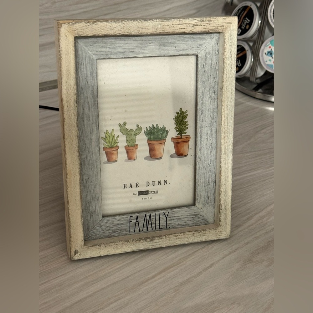 [sale] NWT Rae Dunn Photo Picture Frame 4x6 ‘FAMILY’